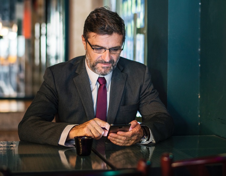 Telefono mugikorraren bidez erregistratzea